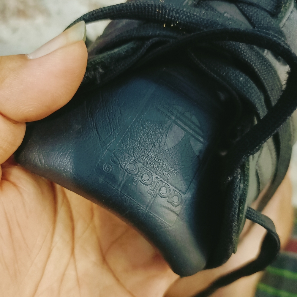 Adidas - Picture 6 of 16